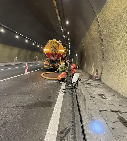 亳州隧道排水渠清淤